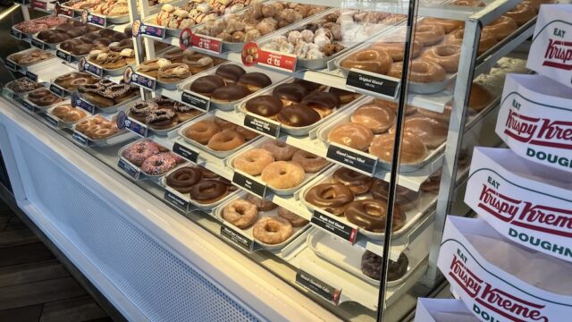 Krispy Kremeで誕生日を甘く彩ろう！お得なバースデー特典と楽しみ方